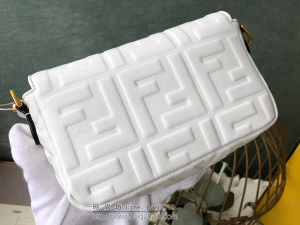 FENDI女包 頂級原單 Baguette迷你手袋 白色 全幅FF圖案 芬迪女鏈條斜挎包 可手提  fdz2061